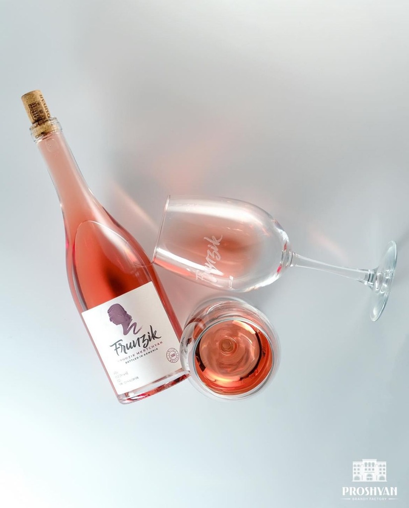 Frunzik rose