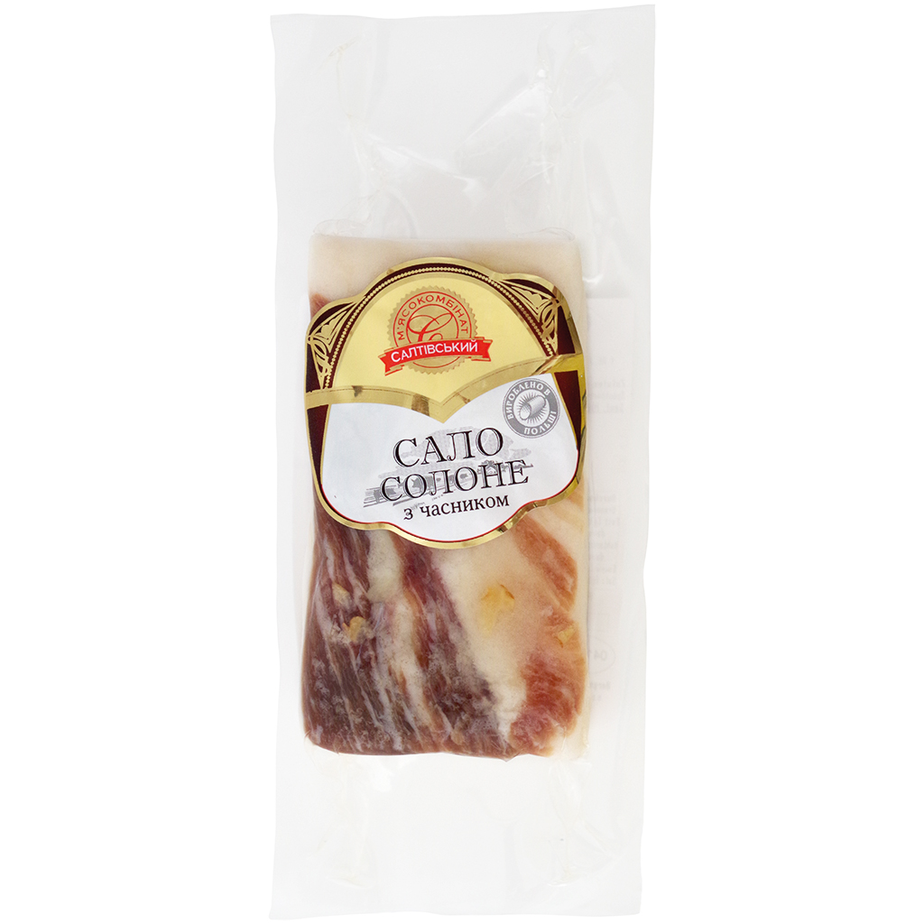 Сало по-украински с чесноком.