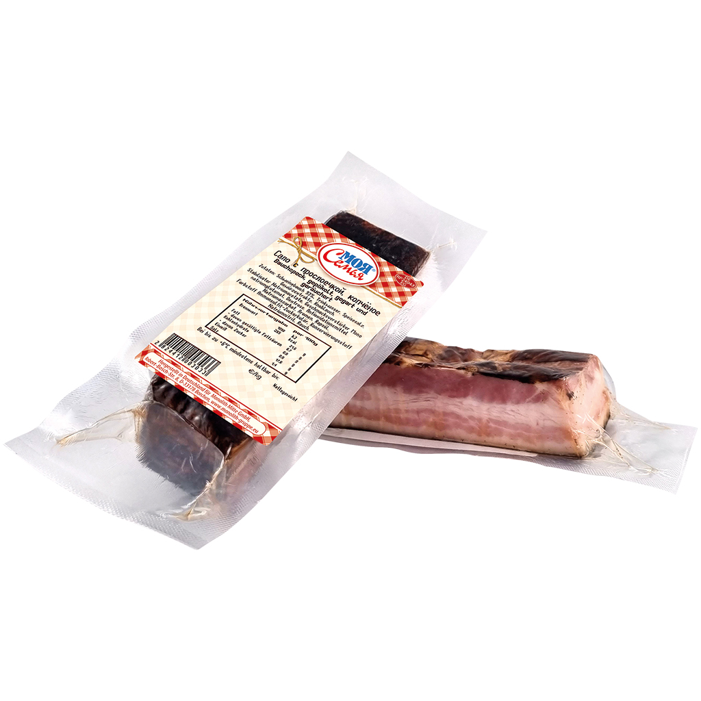 Varkensbuikspek gezouten, gekookt en gerookt