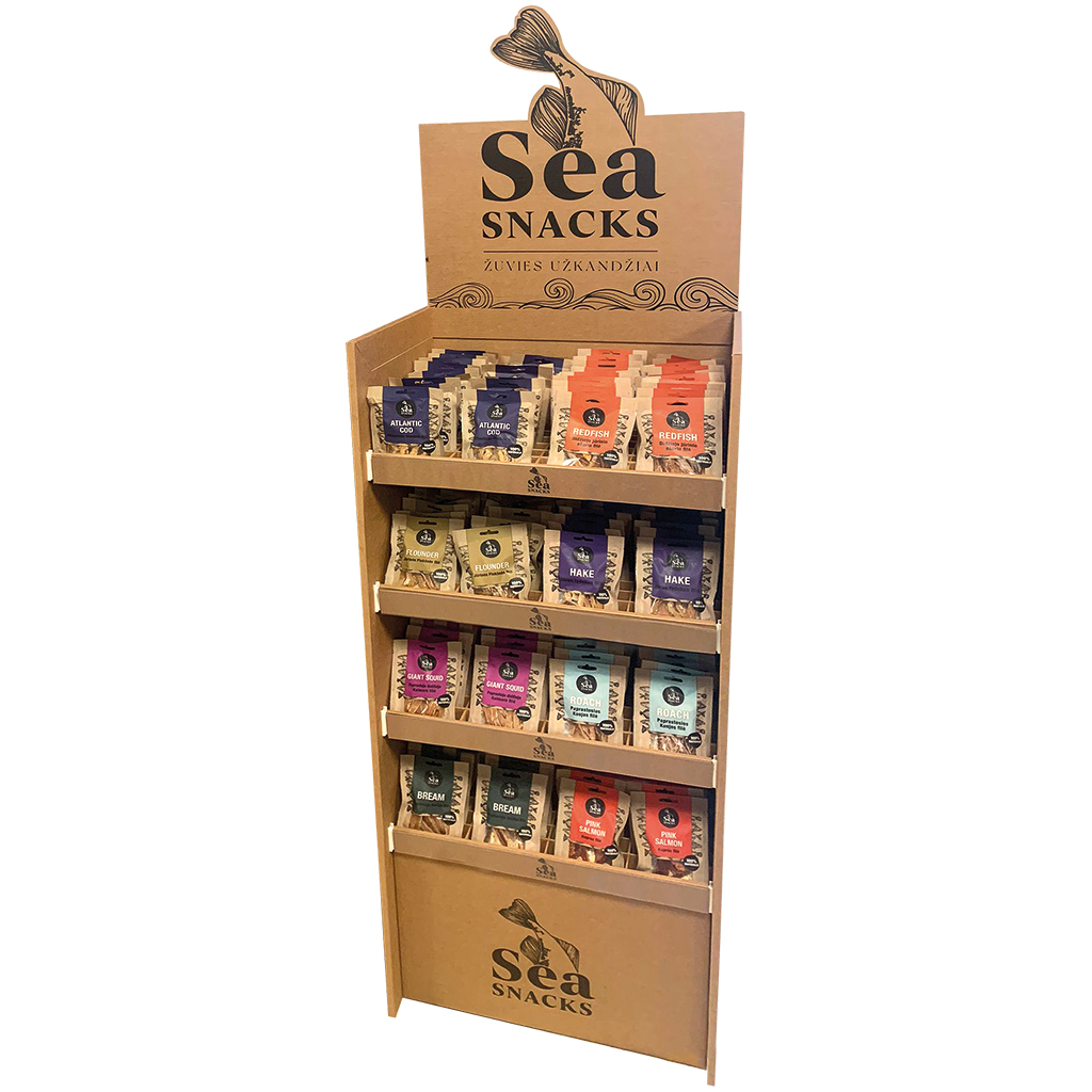 Полка с ассортиментом продуктов из рыбы