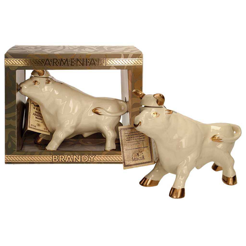 Armeense brandy "Stier" keramiek in geschenkdoos 40% vol.