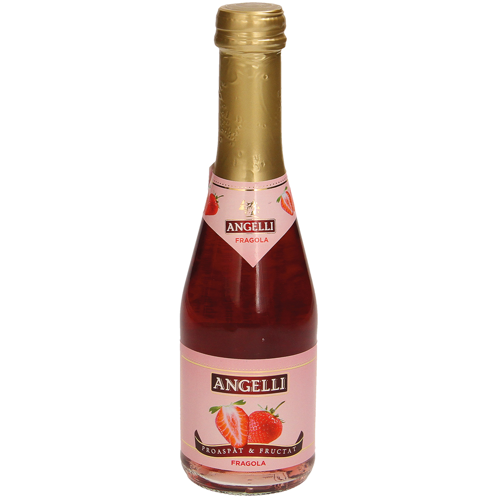 Aromatische wijncocktail met aardbeiensmaak