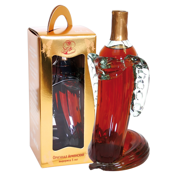 Armeense brandy ""Schlange"" 40% vol. in geschenkdoos