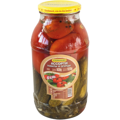 Ingelegde augurken en tomaten