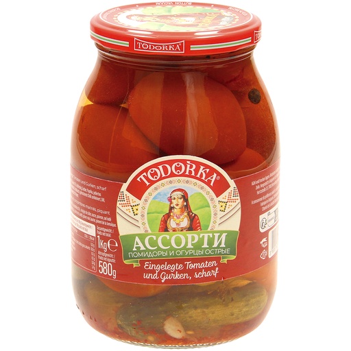 Ingelegde tomaten en komkommers, pikant