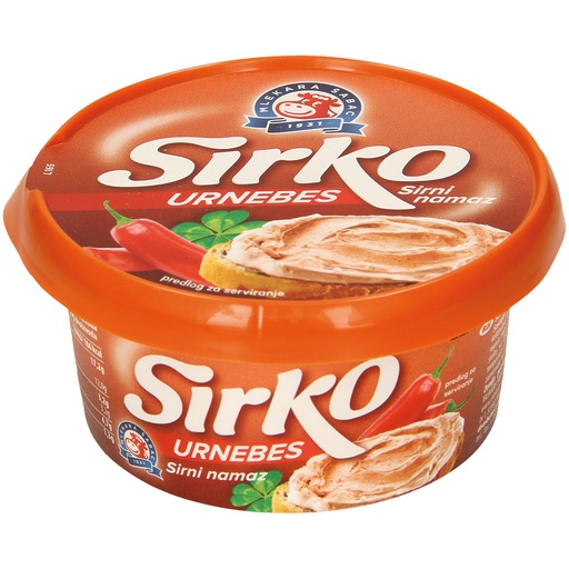 Romige kaasbereiding met paprikasmaak "Sirko urnebes", pitti