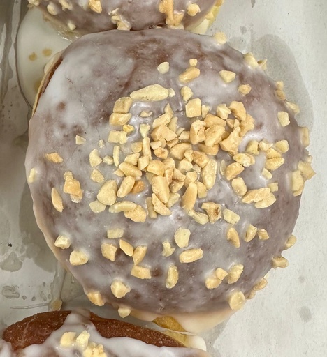 Donut met marmelade, poedersuiker